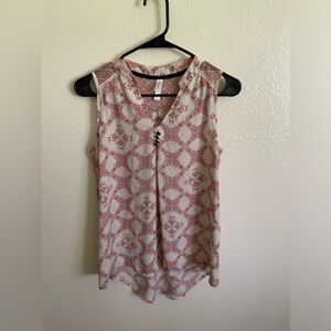 Xhilaration women’s medium lace tank top decorative v neck with metal buttons